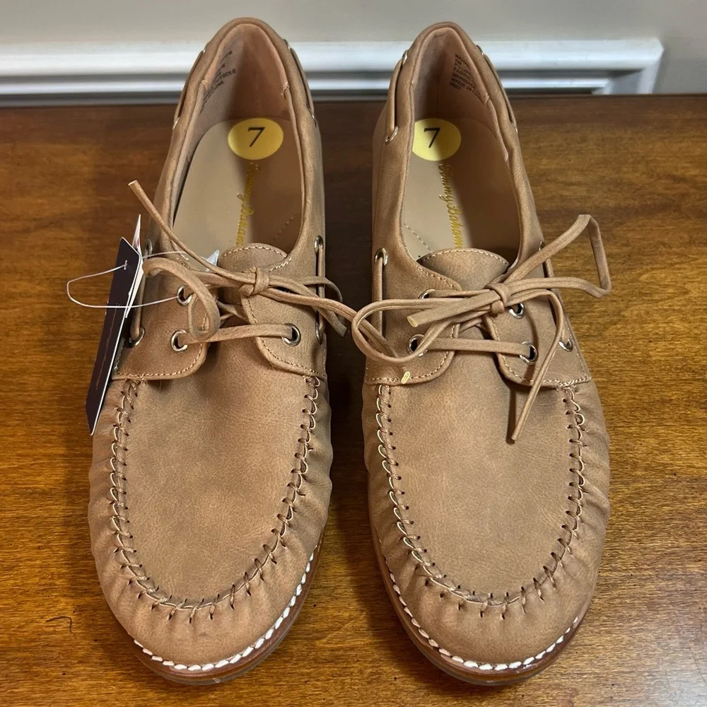 Tommy Bahama Nahara Women’s Size 7 Tan Boat Shoes Moc Toe Loafers NWT